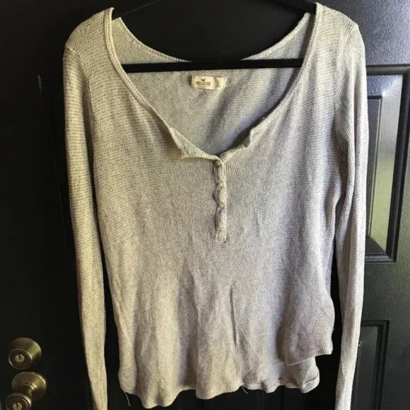 Hollister Long Sleeve Stretchy T-shirt - Picture 1 of 5